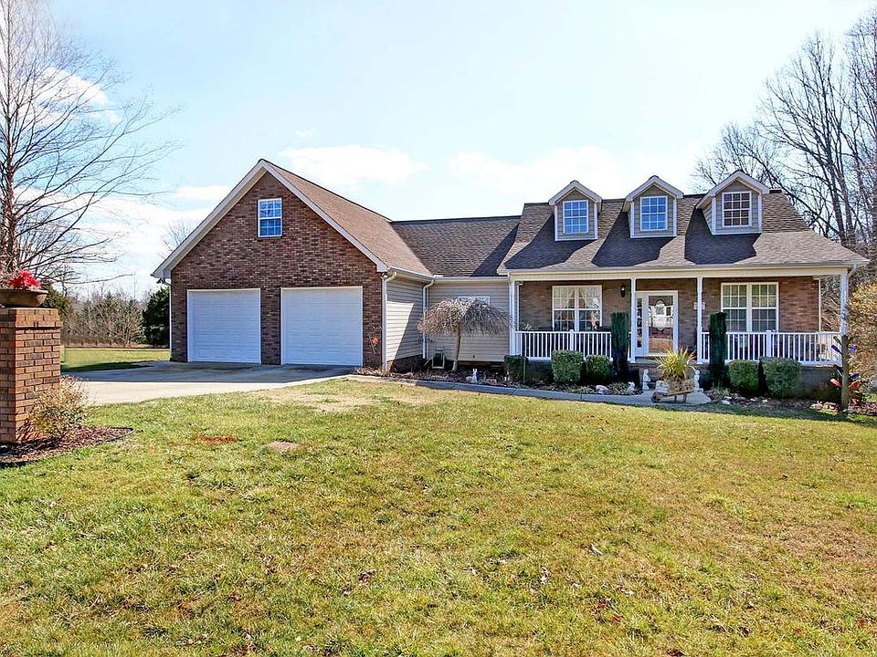 1st image of 122 Donsdale Dr