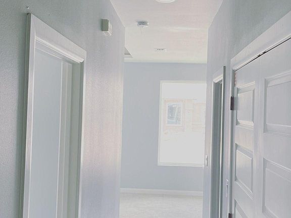 4th image of 1013 Abby St #5