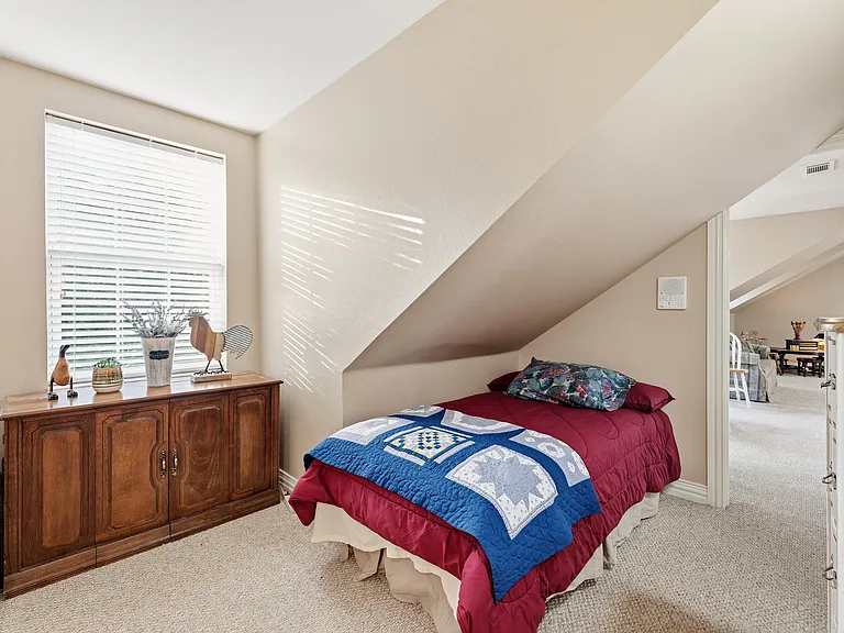 2720 Oates Dr — Photo 39