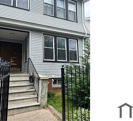 1st image of 77 Chelsea Ave Floor 1