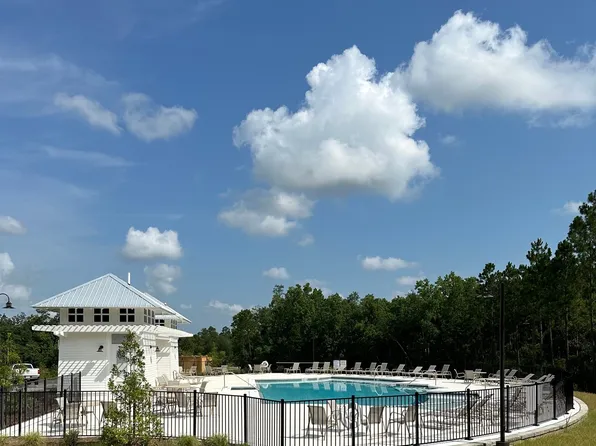 8649 Pathstone Blvd, Pensacola, FL 32526