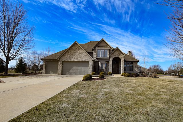 1st image of 19042 S Saddlebrook Dr