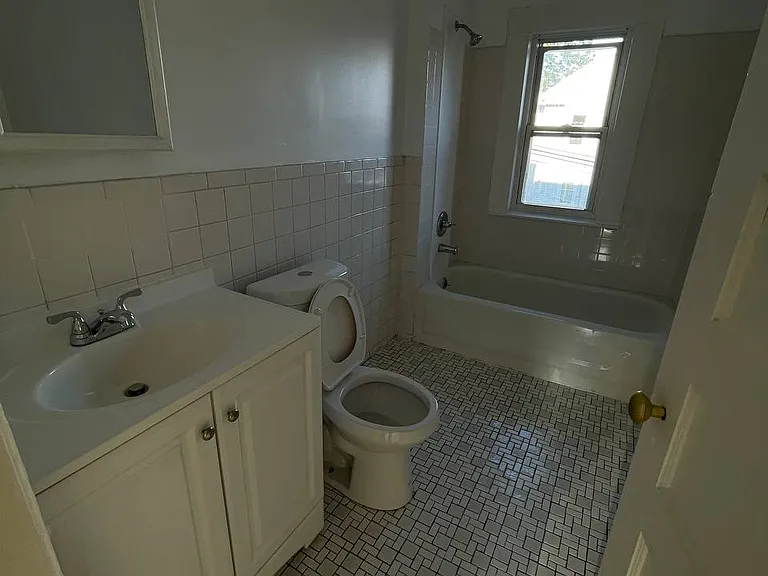 672 Brooks St #672 — Photo 11