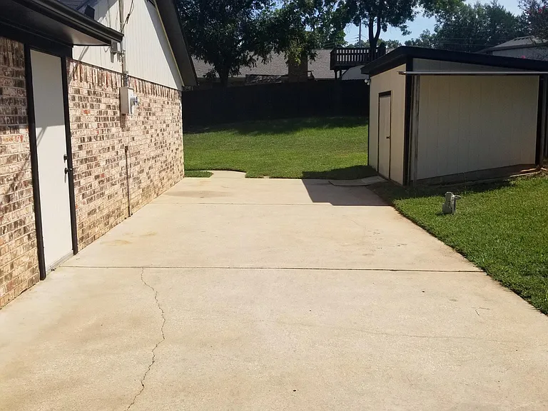 306 Patty Ct — Photo 5