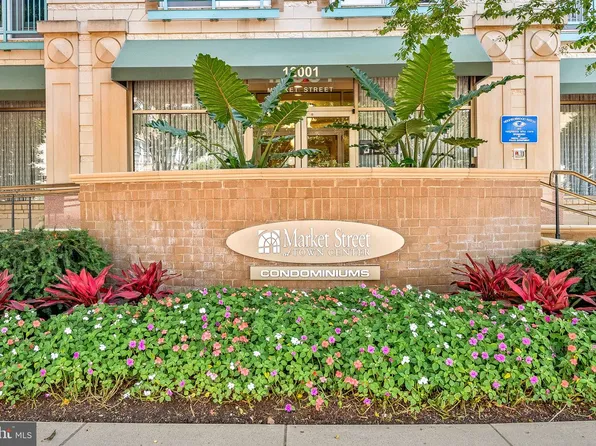 12001 Market St APT 168, Reston, VA 20190