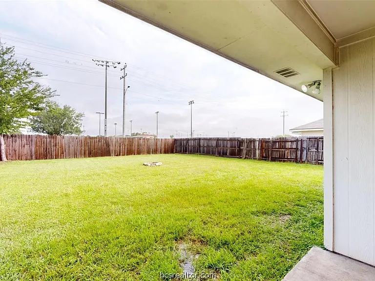 915 Bougainvillea St — Photo 30