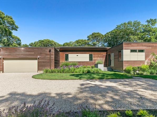 389 Montauk Hwy