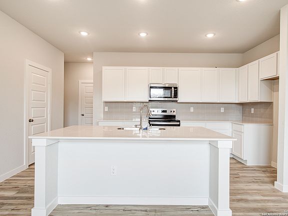 5th image of 14738 Emerio Drive