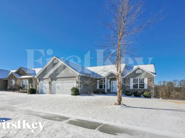 221 Lonepine Dr, Wentzville, MO 63385