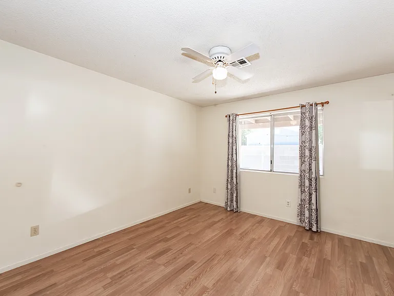 4598 W 18th Ln — Photo 14