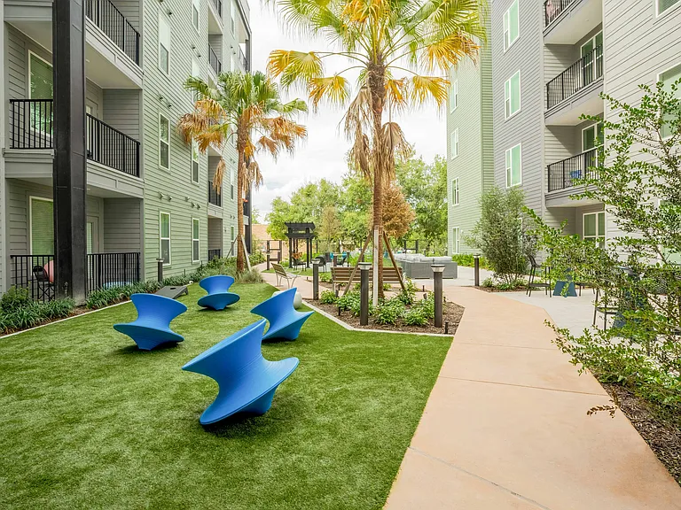 The Accolade Collegiate Village East - Student Housing — Photo 10