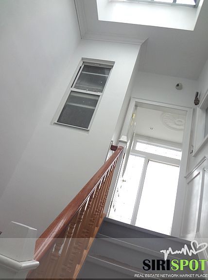 2nd image of 104-65 Roosevelt Ave #9 Apart