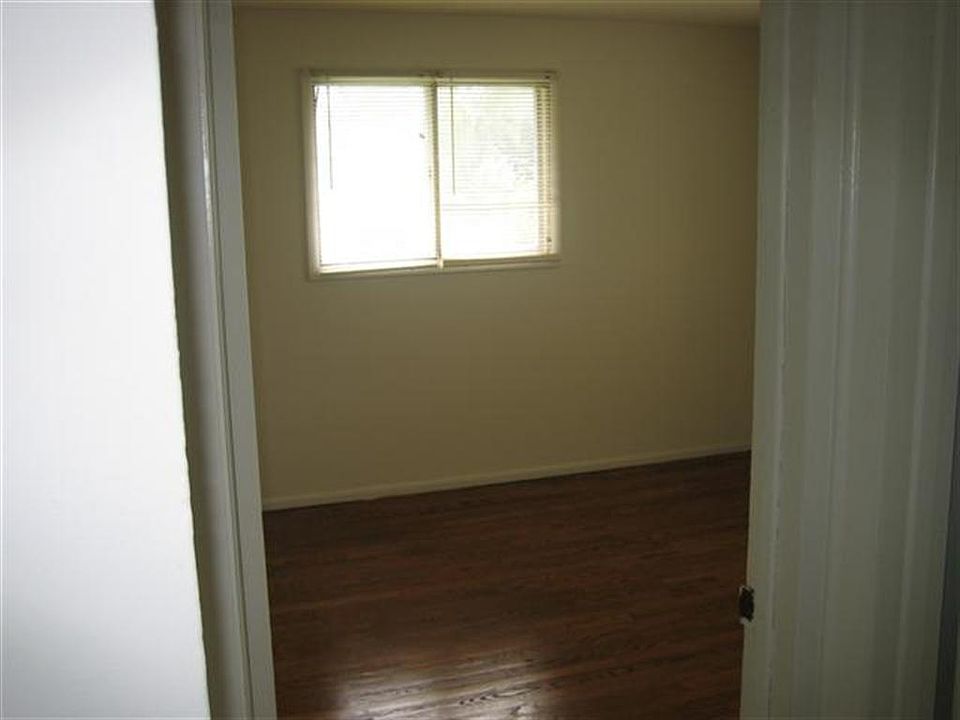 Building Photo 4