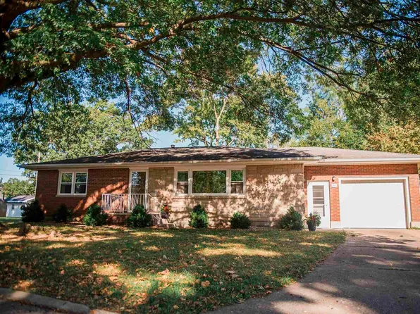 921 Santa Maria Ct, Quincy, IL 62305