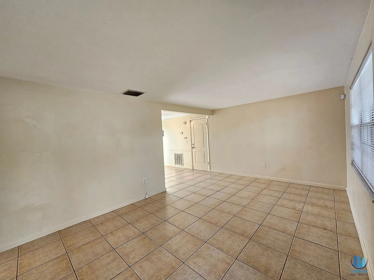 2 Bedrooms 1 Bath House for Rent in New Port Richey *Move-in Special* — Photo 4