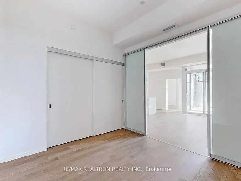 5 Soudan Ave #1628 — Photo 18