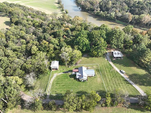 2nd image of 1250 River Rd