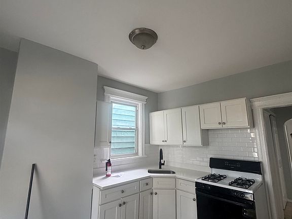 2nd image of 40 Wegman Pkwy Floor 2
