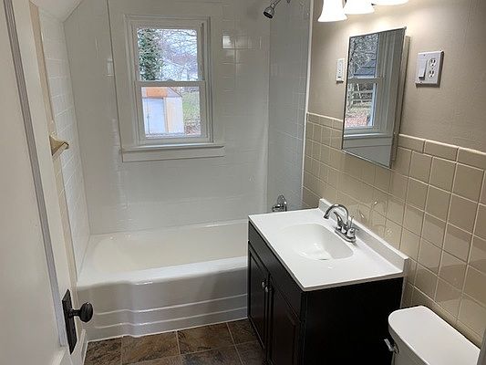 5th image of 313 N Park Ave