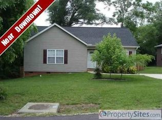 14 Dunrovin St, Greenville, SC 29607