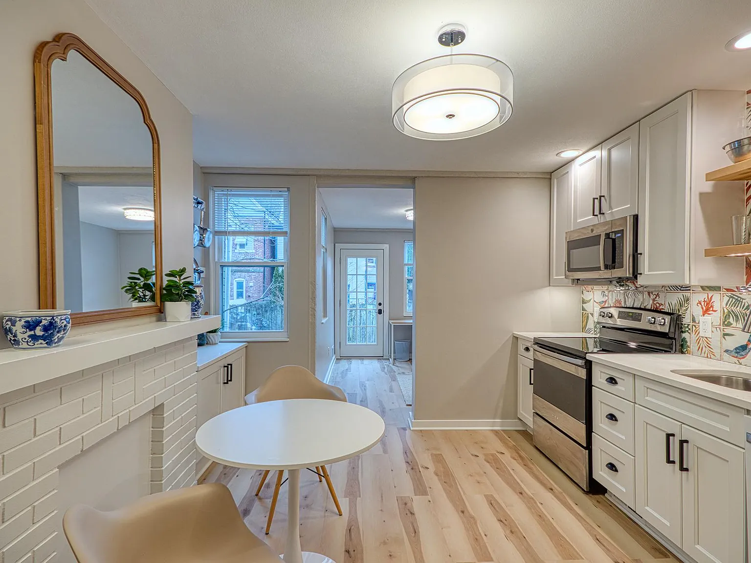 2 bed, 1032 sqft, $2,375 — Photo 4