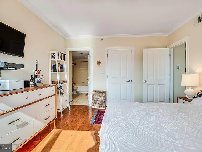 777 7th St NW #1110 — Photo 23