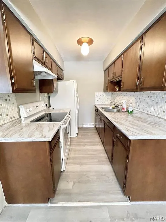 2 bed, 1.0 bath, 940 sqft, $1,180 — Photo 4