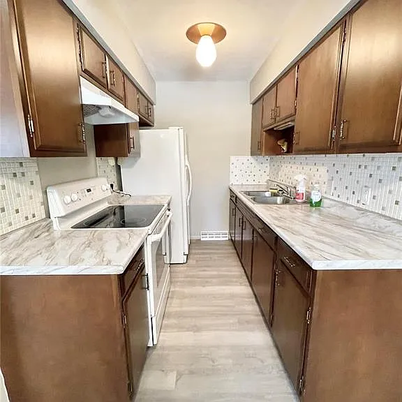 113 Derbyshire Dr — Photo 4