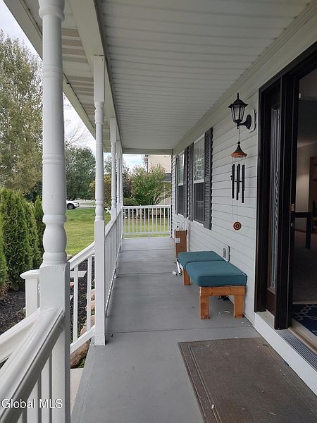 3rd image of 29 Blue Jay Way