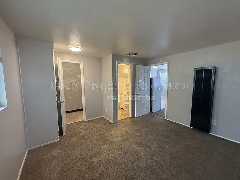 1200 Coal Ave SW #10 — Photo 15