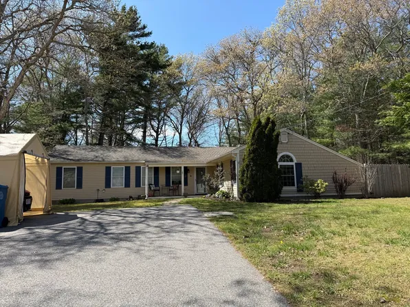 101 Brigantine Dr, East Falmouth, MA 02536