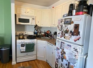 25-82 37th St #3B, Astoria, NY 11103