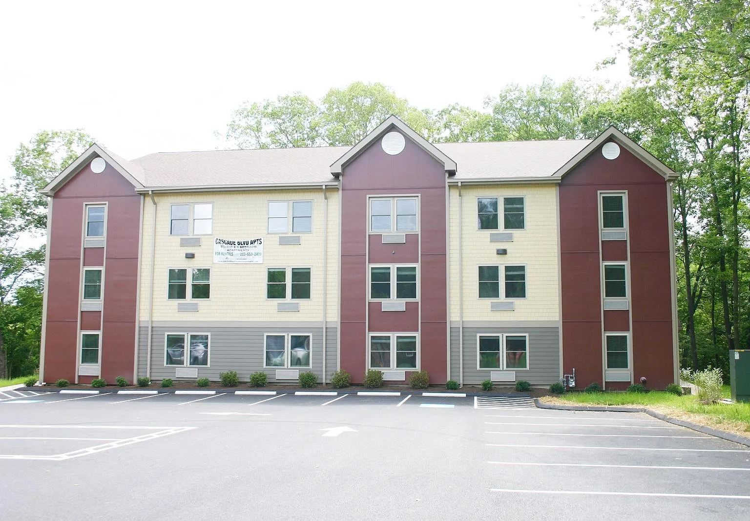 Cascade Boulevard — Photo 1