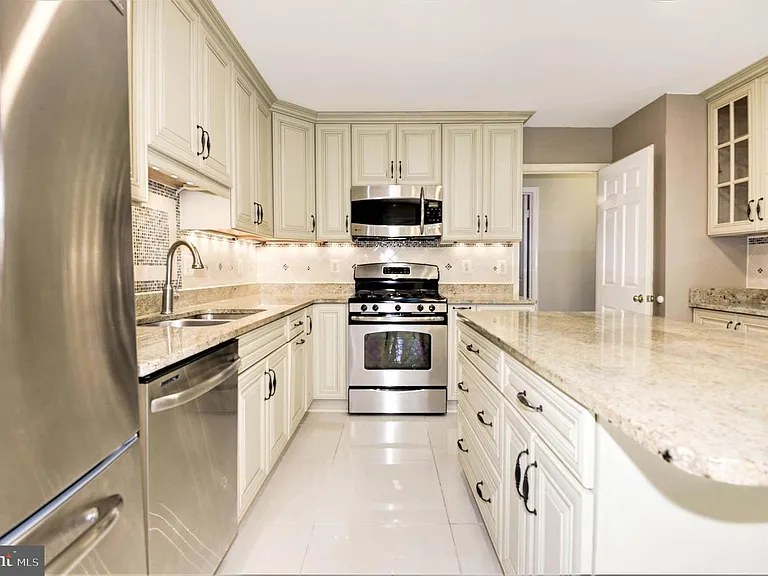 10322 Dunn Meadow Rd — Photo 4