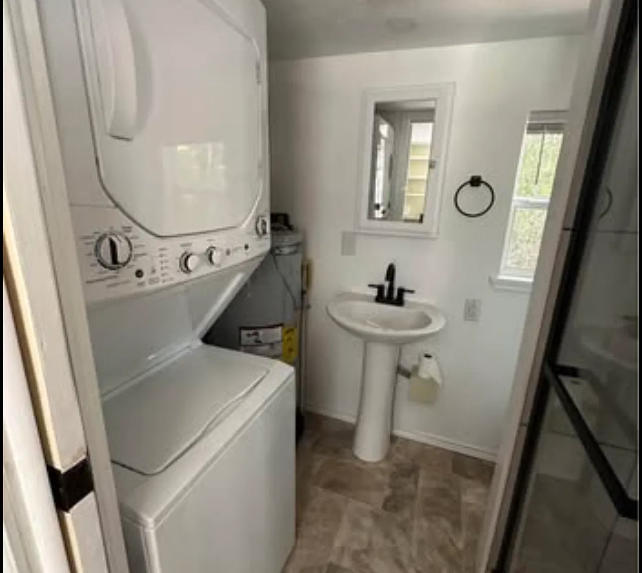 1 bed, 400 sqft, $800 — Photo 4