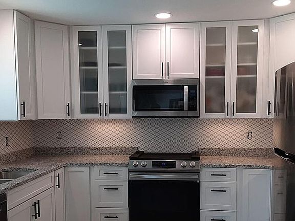 2nd image of 22 Annapolis Ln