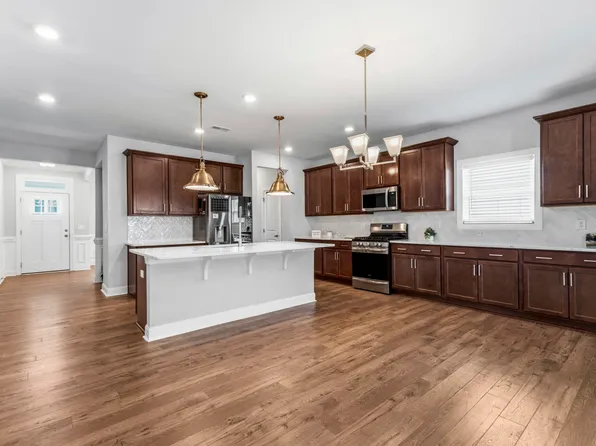 821 Challenger Ln, Knightdale, NC 27545
