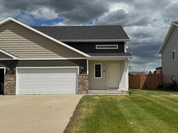 3116 27th St S, Moorhead, MN 56560