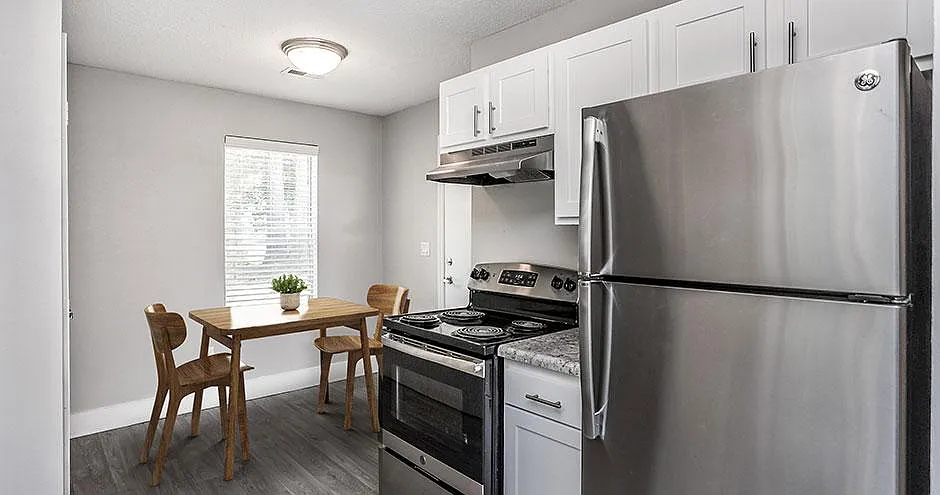 Six Forks Station Apartments — Photo 2