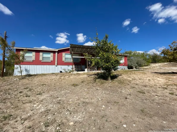 538 County Road 4510, Hondo, TX 78861