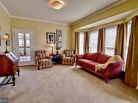 4th image of 42 Rolling Meadows Dr