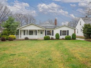 2025 Canterbury Rd, Westlake, OH 44145