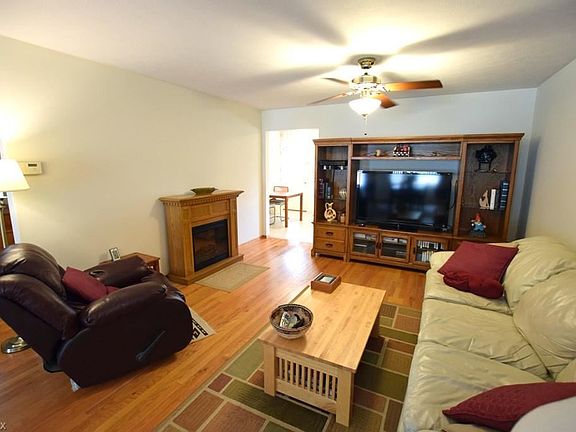 2nd image of 867 Deborah Dr