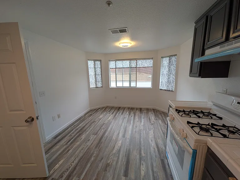 583 Hildale Cir — Photo 7