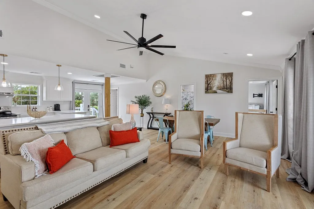 3 bed, 1688 sqft, $2,299 — Photo 3