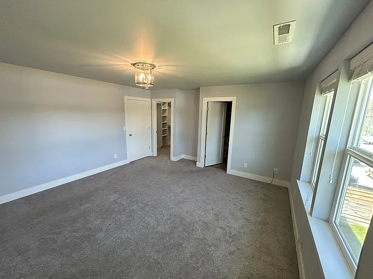 1726 SW 27th St — Photo 7