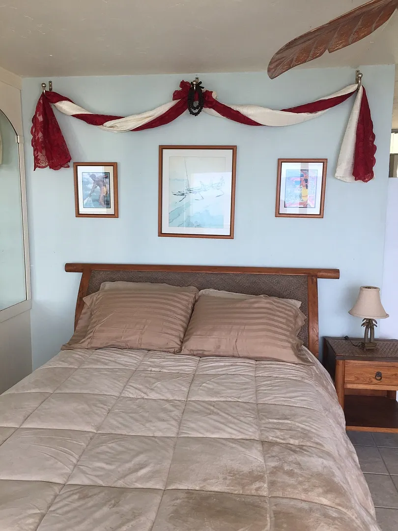 Ocean Front Makaha Shores Studio — Photo 3
