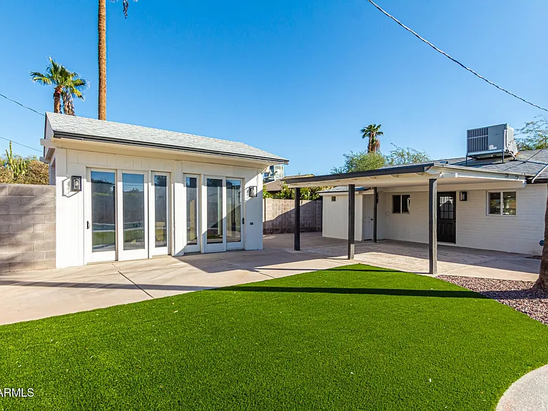 818 W Elna Rae St — Photo 32