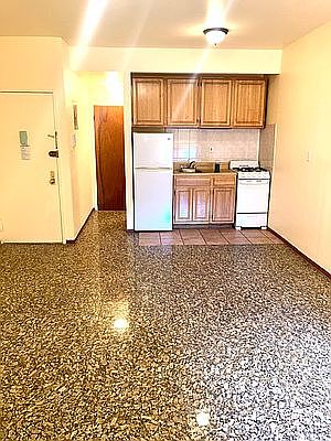 1st image of 158 E 107th St #1R