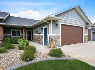 115 N Pine Lake Dr, Sioux Falls, SD 57110